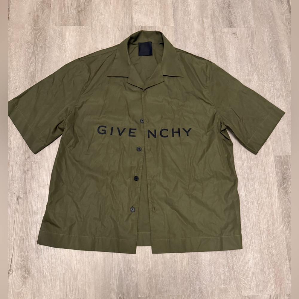 Givenchy Men's Green Boxy Fit Shirt Sz 39 US M